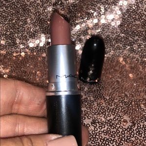 MAC Luster Lipstick - Color: HUG ME